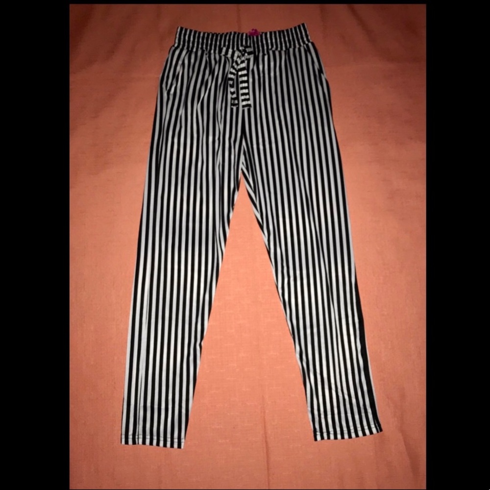 BRAND NEW PANTS!!